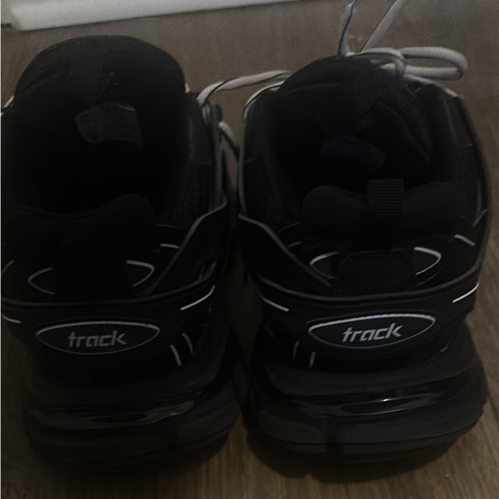 Balenciaga tracks 43(10) can’t fit anymore open to trades just dm me